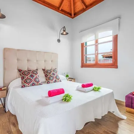 Sleeps 8 Pool Air Con Wifi *