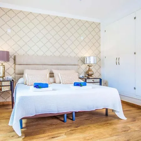 Sleeps 8 Pool Air Con Wifi Villa Corralejo